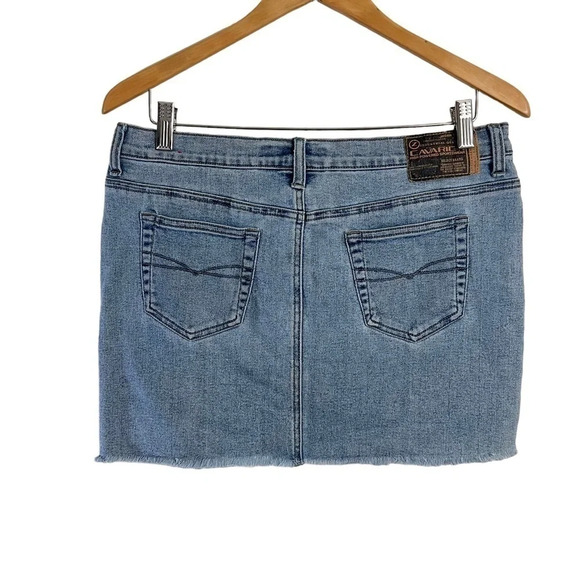 Z. Cavaricci Y2K Denim Mini Skirt Size 7 Light Wash Frayed Hem Stretch Blue - Picture 2 of 7